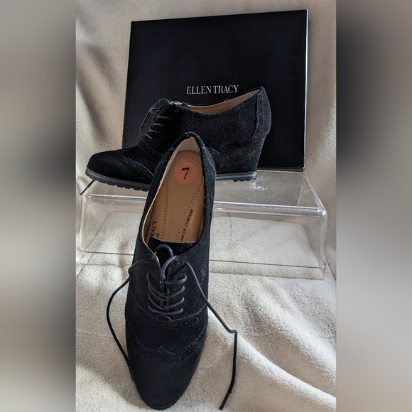 Ellen Tracy Shoes - Size 7 Ellen Tracy suede wedge shoes